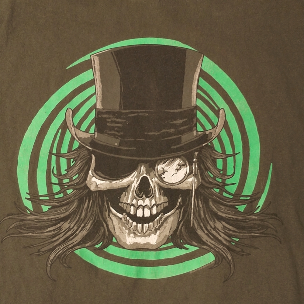 2011 T Shirt Laughing Skull wTop Hat Olive Drab Green Black & Gray Halloween Tee